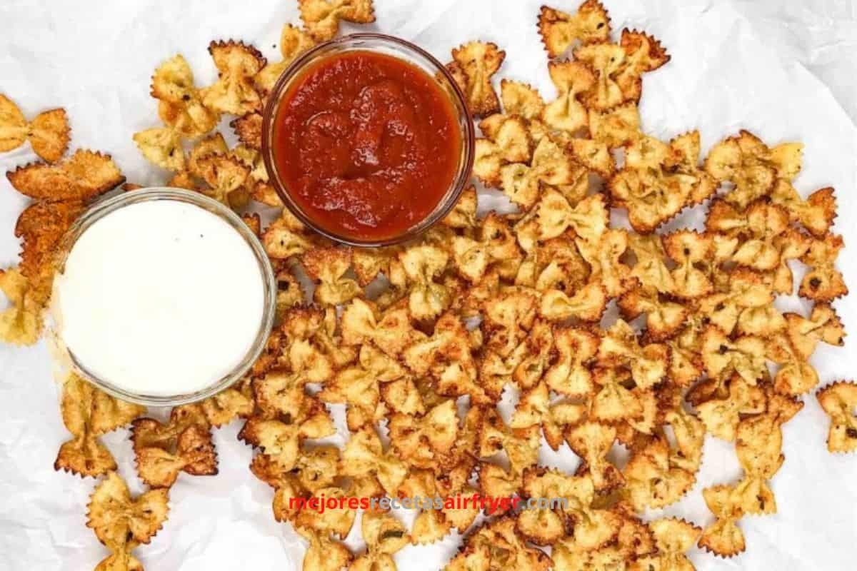 Chips de pasta farfalle en la airfryer