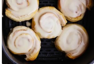 ¿Cómo preparar Rollos de Canela de caja con una Air Fryer?