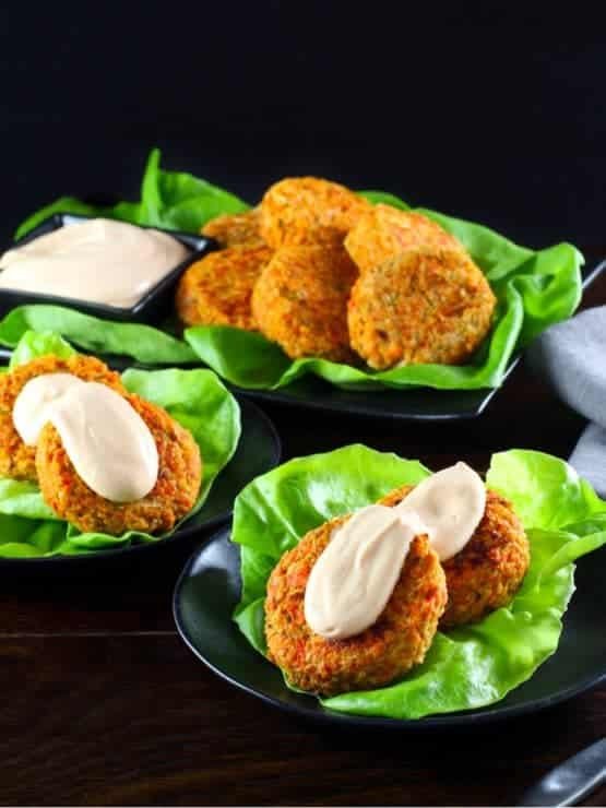 Croquetas de salmón con mayonesa Sriracha5