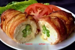 Pechugas de pollo rellenas envueltas en tocino en airfryer