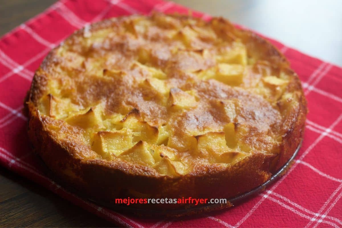 Tarta de manzana con hojaldre en freidora de aire